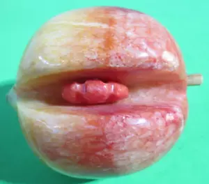 Fruta pisapapeles de piedra de mármol mármol de alabastro/ónix pulido de colección - melocotón con foso - Imagen 1 de 5