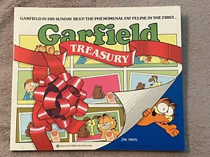 Vintage Garfield Treasury Book First Edition 1982 By Jim Davis - Picture 1 of 2