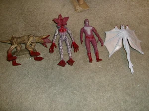 Stranger Things Bloody Vecna Demogorgon Demodog Demobat Vinyl Figures Loose - Picture 1 of 2