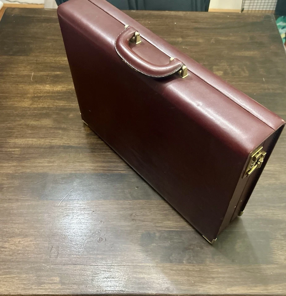 "Maletín de negocios de cuero borgoña TUMI estuche rígido con bloqueo 4"" de colección exucitivo" Foto 1 de 4