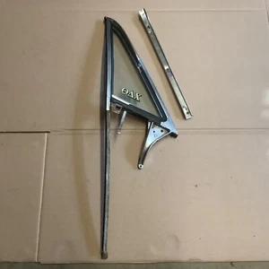 1965 1966 1967 Ford Galaxie 500 XL Mercury CONVERTIBLE RIGHT FRONT VENT GLASS - Picture 1 of 6