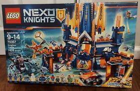 LEGO Nexo Knights Knighton Castle (70357) *READ DESCRIPTION*