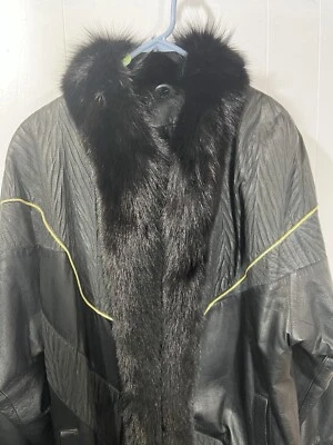 Abrigo largo completo de cuero negro texturizado Marshall Fields con ribete de piel y dorado XL Foto 1 de 4