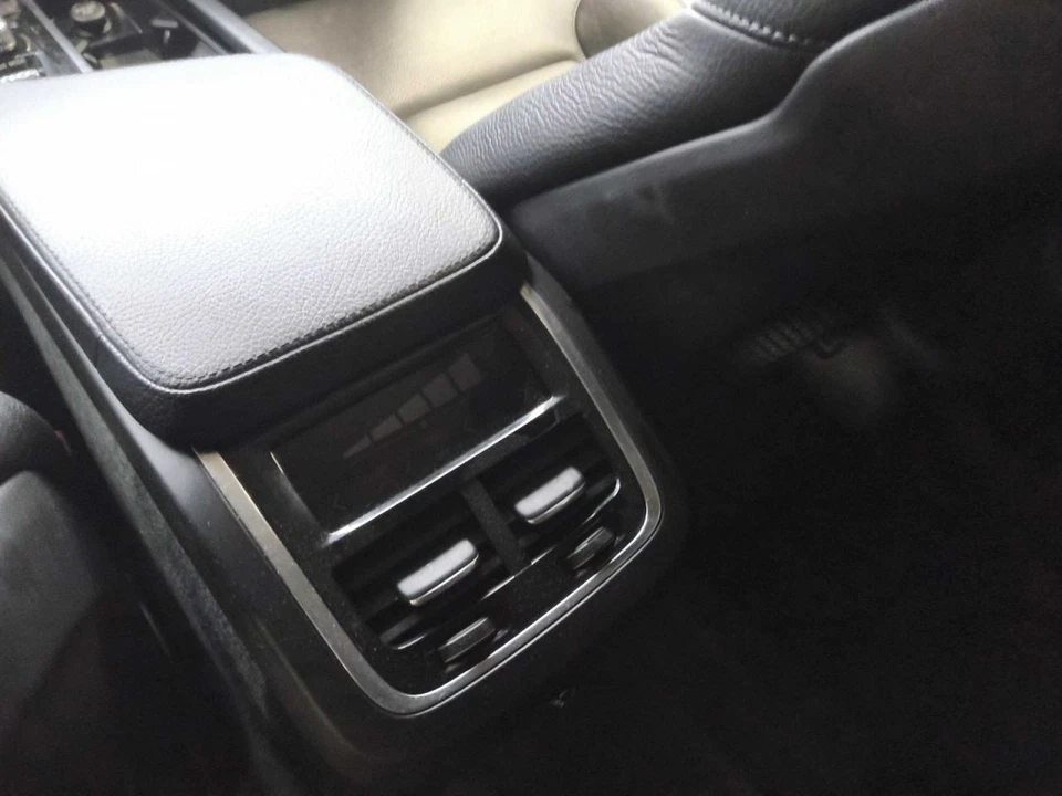 Temperature Control Rear Console Mounted Fits 18-24 VOLVO XC60 593288 - Image 1 of 1