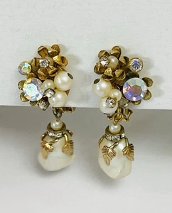 Vintage Gold Tone Faux Pearl AB Rhinestone Cluster Drop Dangle Earrings Elegant - Picture 1 of 4