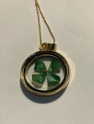 Gran trébol 4 H en cadena dorada de 24 pulgadas Foto 1 de 4