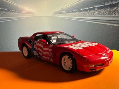 2002 Chevy Corvette Marvel Captain America Maisto красный Chevrolet 1:24 - Изображение 1 из 4