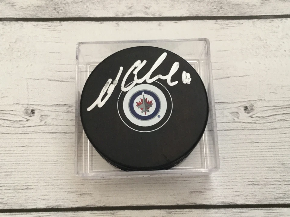 Nikolaj Ehlers Autografiado Firmado Winnipeg Jets Hockey Puck b Foto 1 de 1