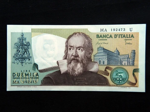 1983 Italy Banknote  2000L GALILEO  aUNC High quality consecutive Cover