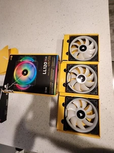 CORSAIR LL120 Dual Light Loop RGB LED PWM Fan 120mm - Pack of 3 - Picture 1 of 5