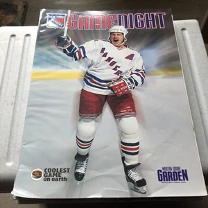 N.Y RANGERS*GAME NIGHT MAGAZINE 1997-1998 *GRAVES ON COVER - Picture 1 of 3