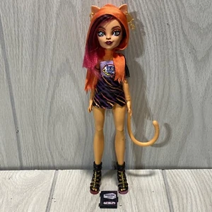 Muñeca Toralei Monster High G3 Neon Frights con cola y ropa 2022 - Imagen 1 de 8