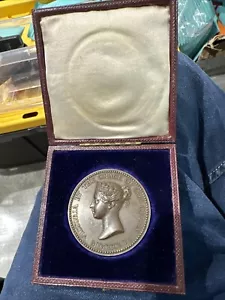 Medaglione bronzo Regina Vittoria 1856 premio scienza e arte locale Wyon (22556) - Foto 1 di 8