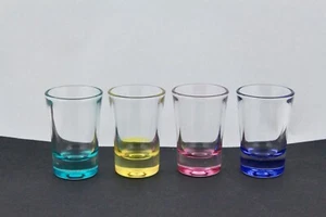 SET OF 4 MULTI COLOR IMPRESSIONS SHOT GLASSES - MINT - Picture 1 of 3