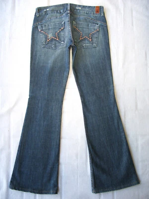 Jeans feminino Peoples Liberation flare tamanho 27 desgastado + stretch estrela Pocs L32.5 - Imagem 1 de 4