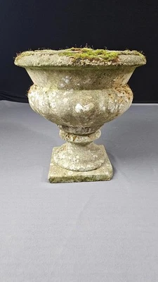 Urna de piedra de mediados de siglo Foto 1 de 4