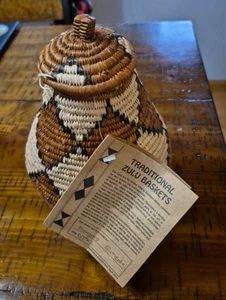 TRADITIONAL ZULU MARRIAGE BASKET HAND WOVEN SOUTH AFRICA - Picture 1 of 17