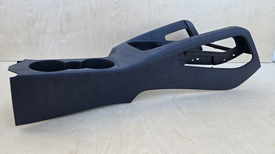 Nueva consola central/consola de cambio genuina OEM VW para MK5 Jetta Foto 1 de 4