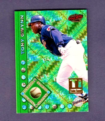 Pacific Dynagon 1999 diamante titanio paralelo #19 Tony Gwynn raro SP #/99 Foto 1 de 2