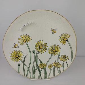 inHomestylez Daisy Bee Field Yellow Beige 10.5" Dinner Plates Spectrum - Picture 1 of 3