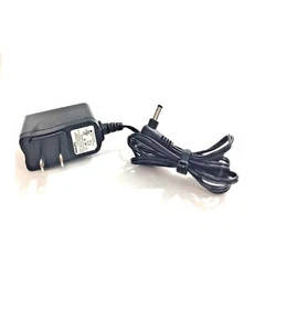 NEW Original PHILIPS Switching Adapter Model: ASUC12A-090080 OUTPUT 9.0V  800mA - Picture 1 of 2
