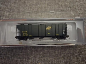 BLMA N Scale 4000 Cf Covered Hopper C&NW - Picture 1 of 2