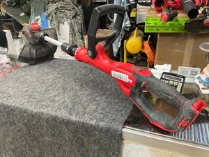 CRAFTSMAN V20 20V Max 13in Straight Shaft Battery String Trimmer CMCST900 - Picture 1 of 3