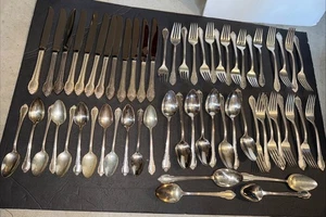 1847 Rogers Bros IS Erinnerung Silberteller Silberbesteck Besteck Service für 12 - Bild 1 von 8