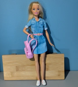2018 Mattel Barbie Dreamhouse Adventures Doll with Outfit Shoes Backpack - Bild 1 von 9