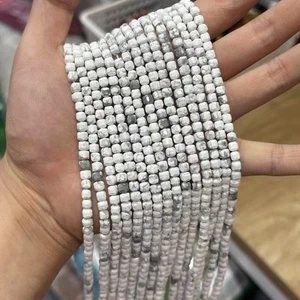 Cubo facetado pequeño natural genuino de 4 mm cuentas cuadradas de howlita para hacer joyas - Imagen 1 de 7