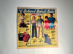 Vintage 1977 Kmart Flyer Schule Spirit Verkauf Zeitung Anzeigen Druck Kleidung Stil Rarität - Bild 1 von 6