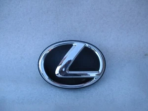 2014-2019 Lexus GX460 Front Base And Emblem 53142-60040 OEM - Foto 1 di 5