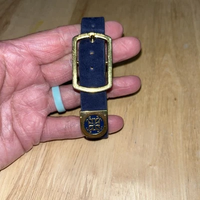 Brazalete con hebilla de cuero azul oscuro con puño rústico Foto 1 de 4