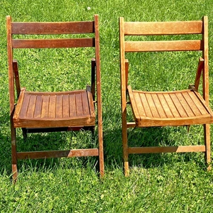 2 Heavy Wooden Slat Seat Folding Chair Curved Back Church Seating Antique - Picture 1 of 13