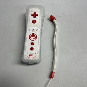 Nintendo Wii Wii U Motion Plus Wiimote Toad Controller mit Gurt getestet RVL-036 - Bild 1 von 6