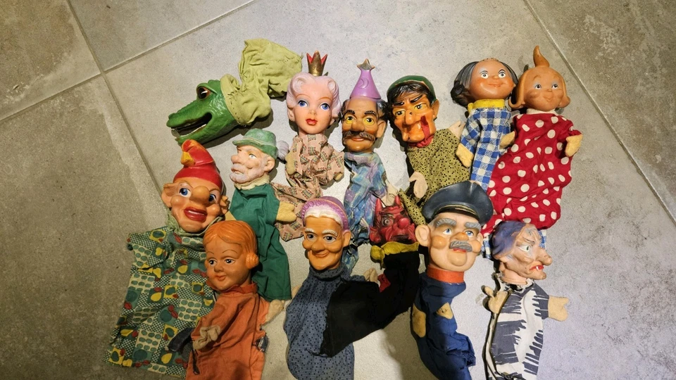 Handspielpuppen Set: Oma, Opa, Kasper, Zauberer, König, Teufel, Max Und Moritz - Bild 1 von 1