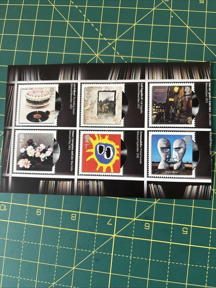 GB 2010 MNH Classic Album Covers Prestige Booklet Pane 2 Ex DX48 Mint Stamps - Image 1 of 1