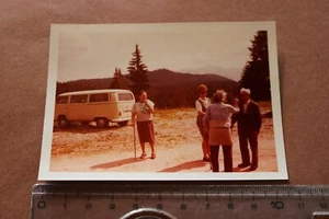tolles altes Farbfoto -  VW Bulli T2  Heckansicht   60-70er Jahre  - Picture 1 of 3