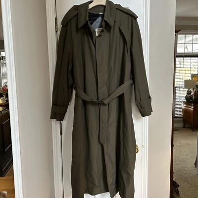 Casaco de chuva/trincheira London Fog Towne masculino verde com zíper forro e cinto tamanho 44 longo - Imagem 1 de 4