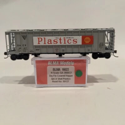 BLMA # 16022 3500 Dry-Flo 3-Bay Covered Hopper GACX # 50127 N Scale - Image 1 of 4