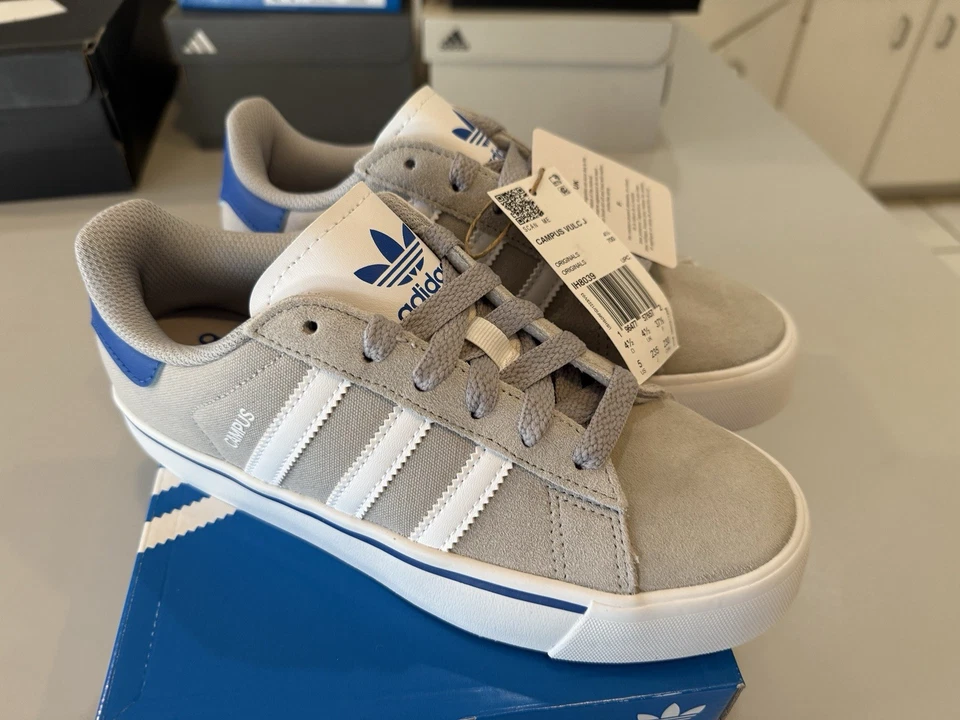 Talla 5 Adidas Campus Vulc J en el "Gris Dos / Blanco Nube / Azul" IH8039 Foto 1 de 4