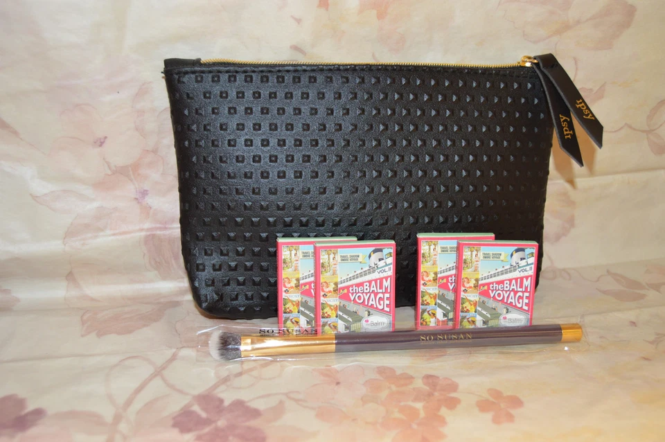 the Balm Cosmetics 4 Palettes of the Balm Voyage Willkommen~1 Brush & Bag - Image 1 of 2