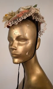1920’S HAND MADE HAT W LACE + FLORALS - Picture 1 of 8