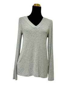 CAbi Women’s Size XS Seaglass Long Sleeve Laid Back Tee V-Neck EUC - Picture 1 of 8