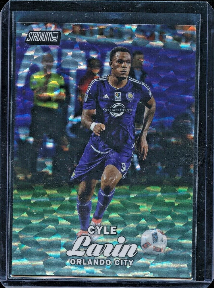 2017 Topps Stadium Club MLS Silver Ice #47 Cyle Larin - 🇨🇦 #CANMNT - Image 1 of 1