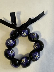 Autentico Bracciale Elastico Hawaiano Kukui Noce Viola Fiore di Ibisco Dipinto a Mano - Foto 1 di 4