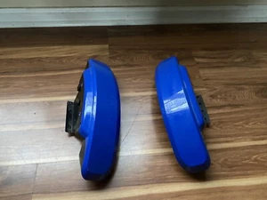 Motion Concepts Rovi X3 Elektrorollstuhl Schutzblechabdeckungen links & rechts mit Halterung - Bild 1 von 11