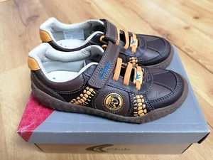 Clarks Stompo Junior Leather Shoe Dino Hunter size 12.5 UK - Picture 1 of 10