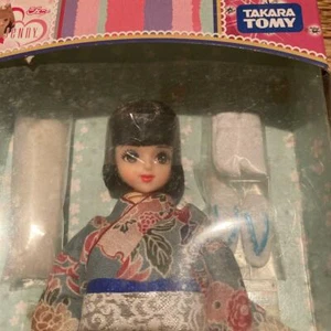 Kimono TAKARA TOMY nuovo/mai aperto/raro taglio prezzo finale Rika-chan jenny - Foto 1 di 3
