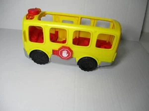 2016 FISHER PRICE LITTLE PEOPLE SCHOOL BUS LIGHTS SOUND - Picture 1 of 10
